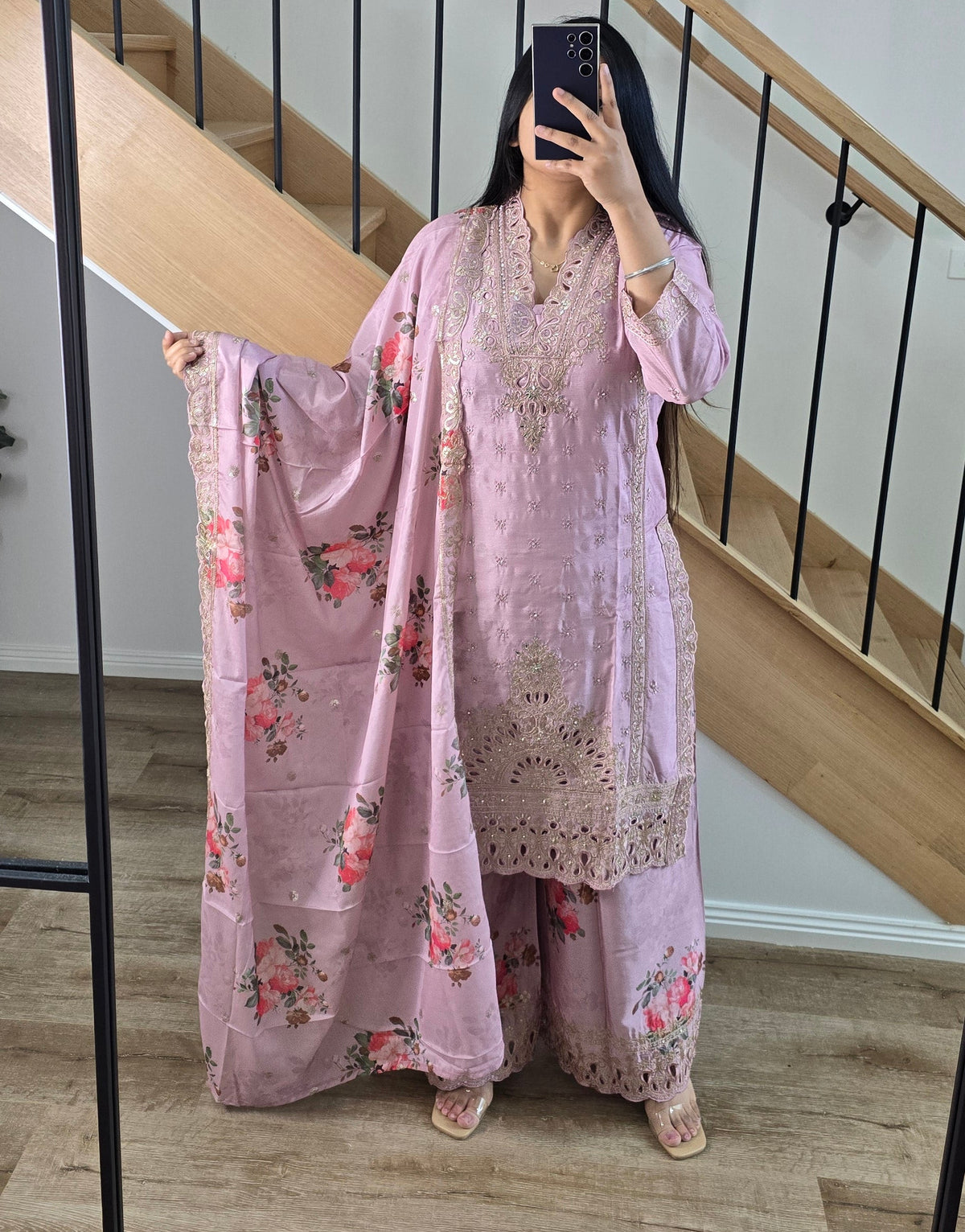 Pakistani style party wear suit (Colours available)